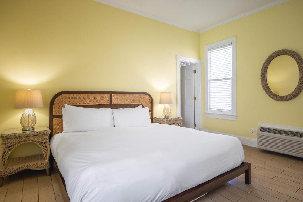 Suite interior